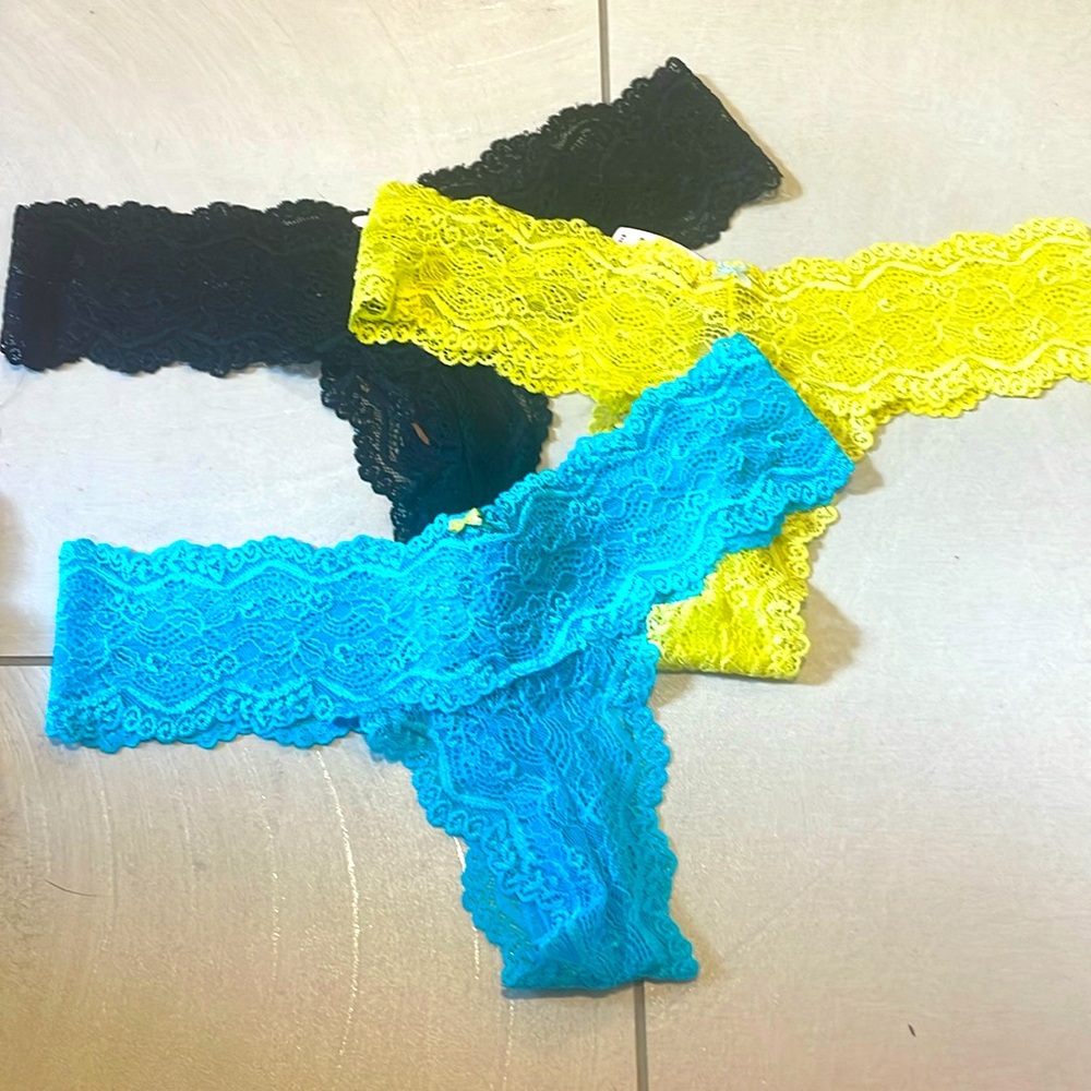 NWT Victoria’s Secret vintage lace thongs M